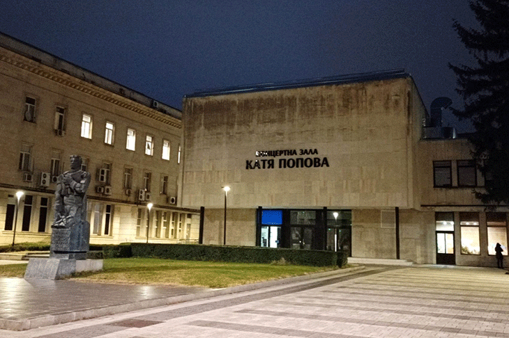 Готова е ремонтираната и модернизирана зала „Катя Попова” в Плевен