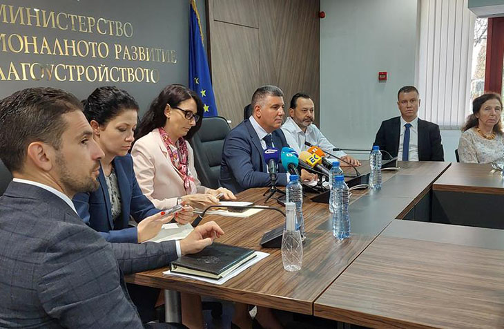 Най-ниска цена ще е основният критерий в новите процедури за текущ ремонт и поддръжка на пътищата