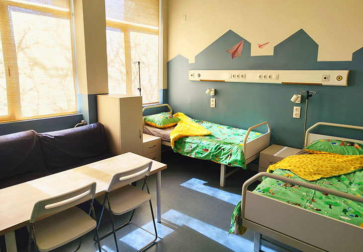 Детското отделение в МОБАЛ "Д-р Стефан Черкезов" във Велико Търново вече е комфортно и функционално място за лечение