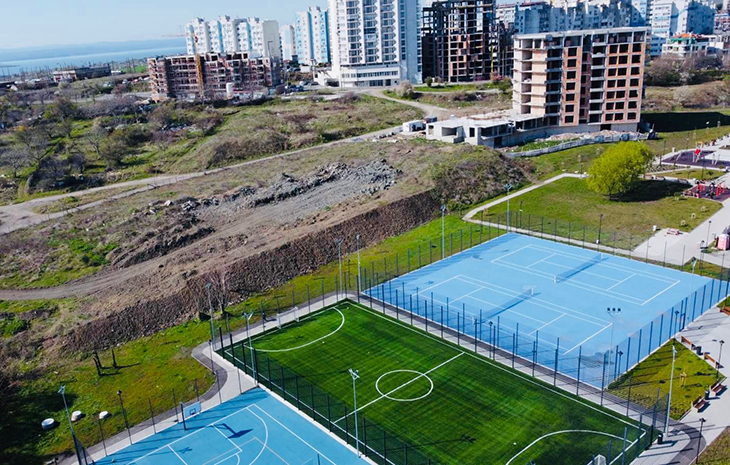 До дни отварят новите игрища за тенис, футбол, хандбал/баскетбол и фитнес на открито в "Меден рудник" в Бургас