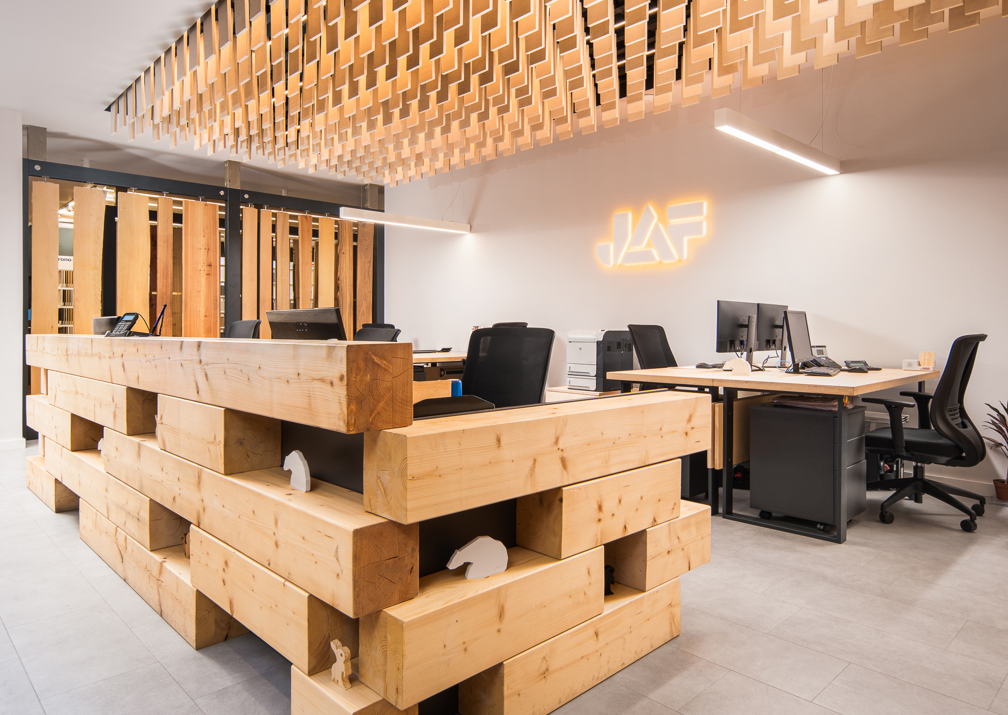 JAF - богата гама от висококачествени дървесни продукти в комбинация с иновативни услуги