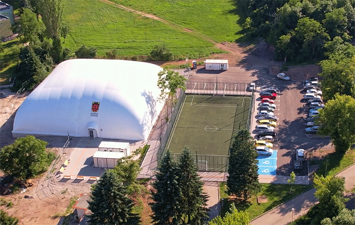 Приключи изграждането на новия спортен балон в района на стария плувен басейн в Перник