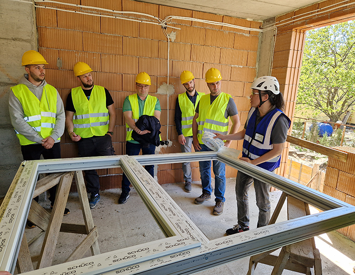 От теория към практика - Алукьонигщал и Passive House Shop проведоха практически обучения на партньори за правилен монтаж на дограми