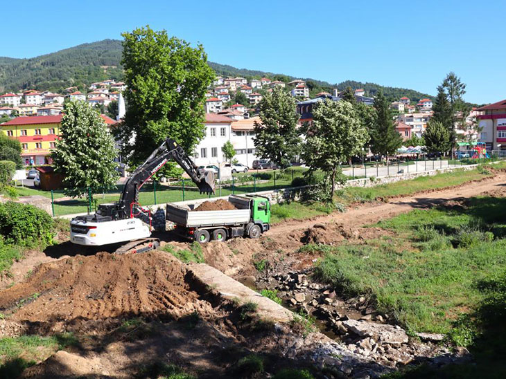 Обновяват крайречната зона в Ардино