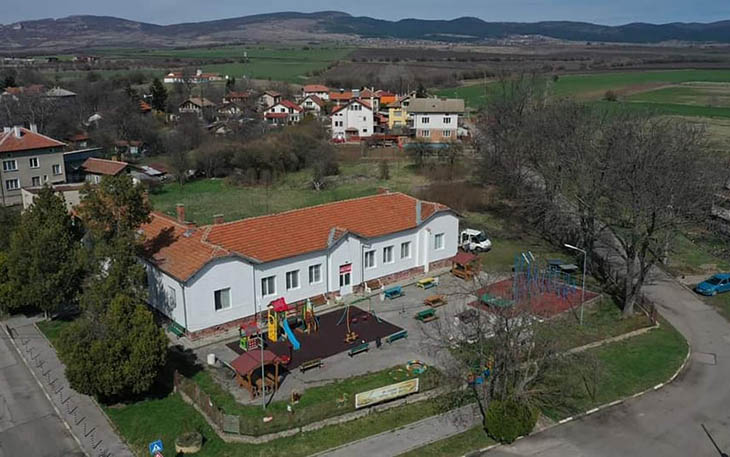 Ще благоустрояват двора на Народно читалище "Наука-1921" в софийското село Житен