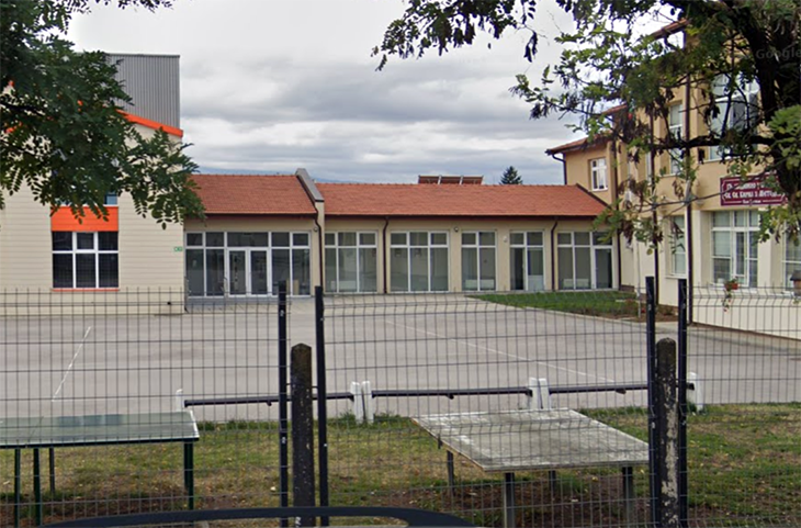 Ще надстрояват топлата връзка между сградата на 176 ОбУ "Св. Св Кирил и Методий" и спортната зала в село Негован