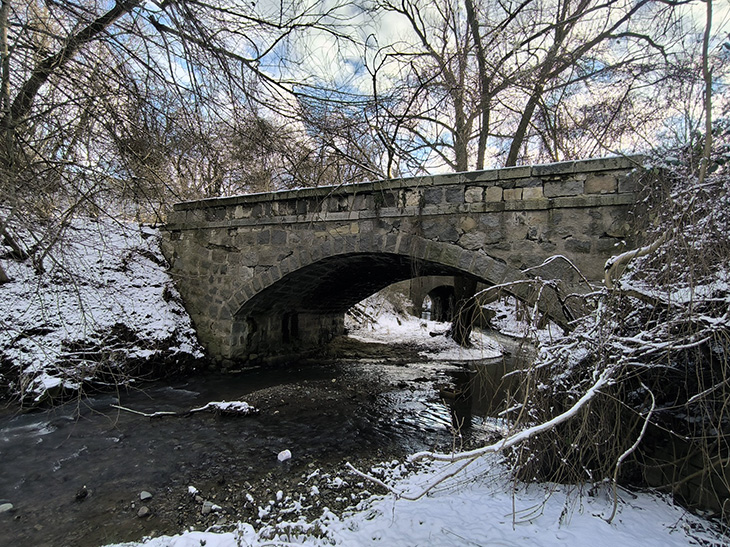 Търсят се исторически данни за стария гранитен мост в столичния квартал "Дървеница"
