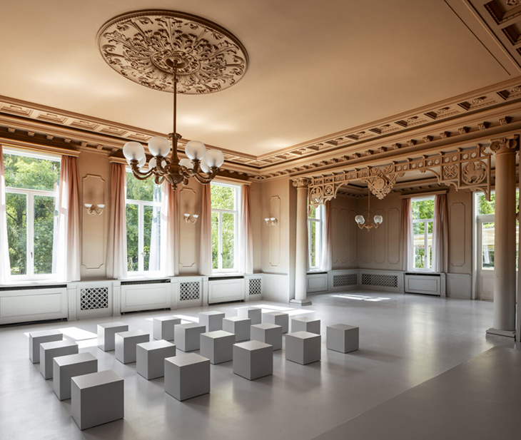 Реставрацията на многофункционалната зала в Двореца на културата и спорта в Перник възстановява идентичността и създава единен визуален и пространствен облик