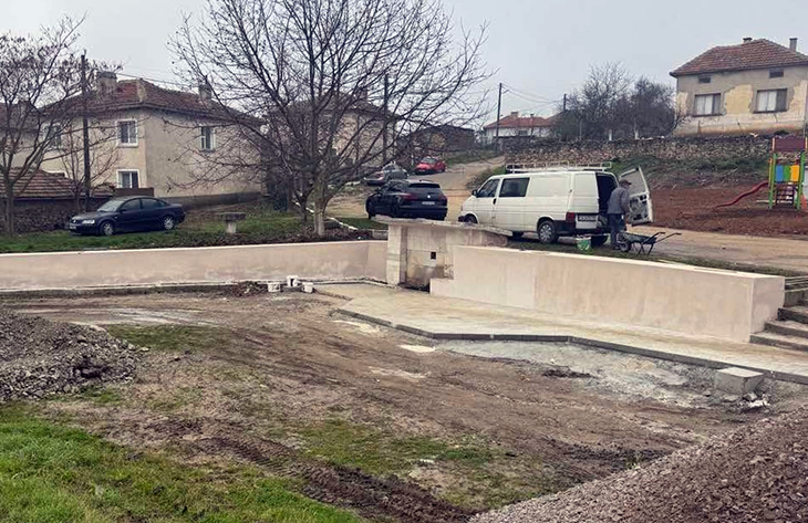 Обновяват хорищенската чешма в село Орешник