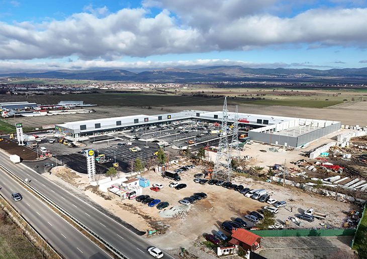 Откриха ритейл парк в Костинброд