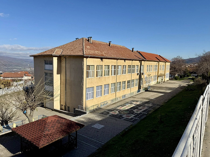 Училище "Васил Левски" в петричкото село Коларово ще има физкултурен салон