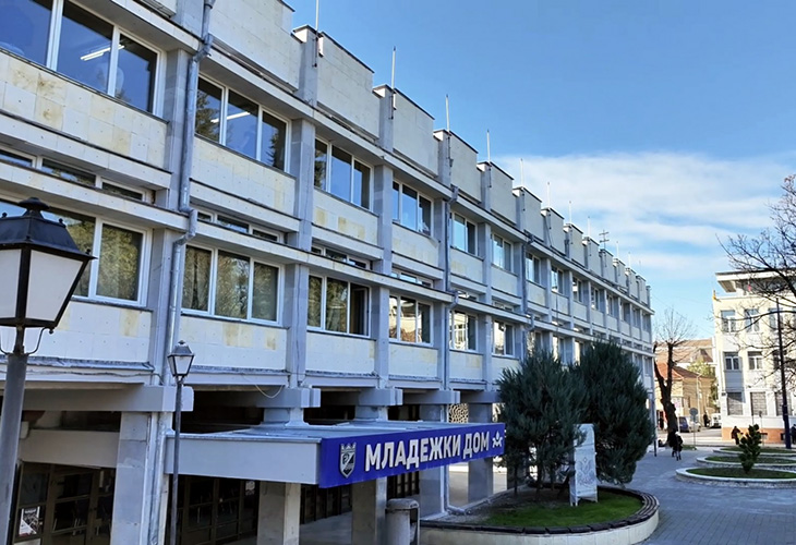 Община Пазарджик възстанови автентичния архитектурен облик на Младежкия дом