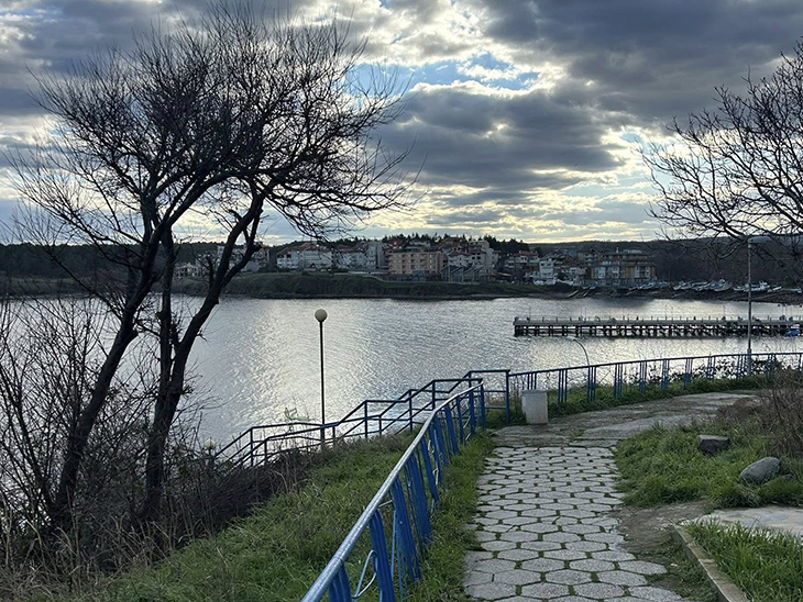 В Ахтопол започва проектиране за основен ремонт и отводняване на крайбрежната алея