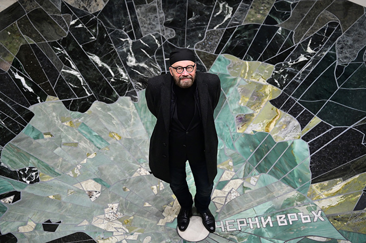 Мащабна подова арт мозайка 7,5 на 7,5 метра представя Витоша като "Зеленото сърце" на София