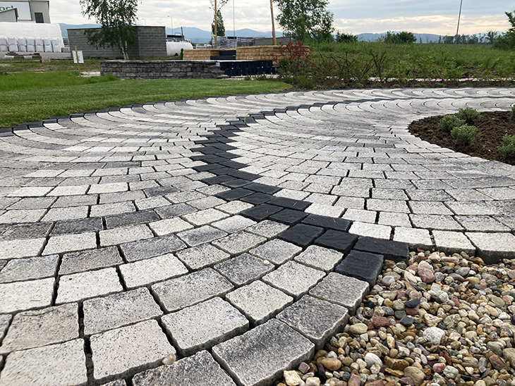 ARTE сегментен паваж: Когато настилката се превръща в архитектурен акцент