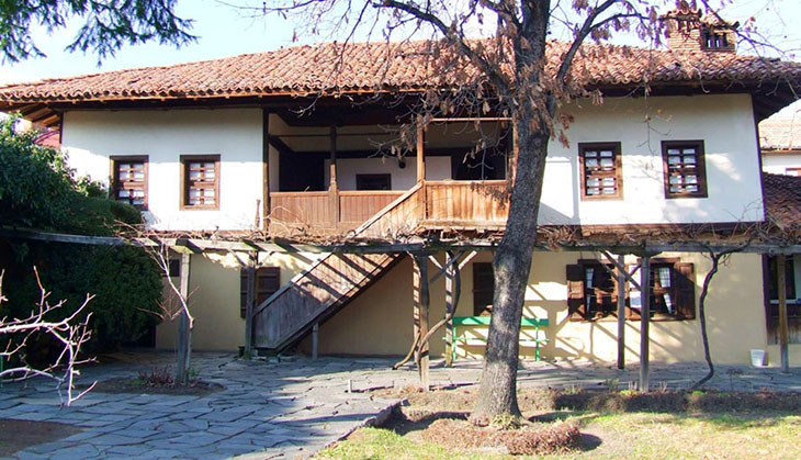 Производител на оптични компоненти дари на Община Панагюрище дигитализация на Къща музей "Райна Княгиня"