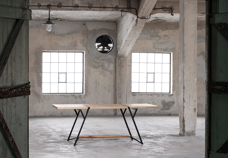 Click & Lock Table на Мария Паунова от Punkt Workshop спечели голямата награда в конкурса Българска мебел на годината