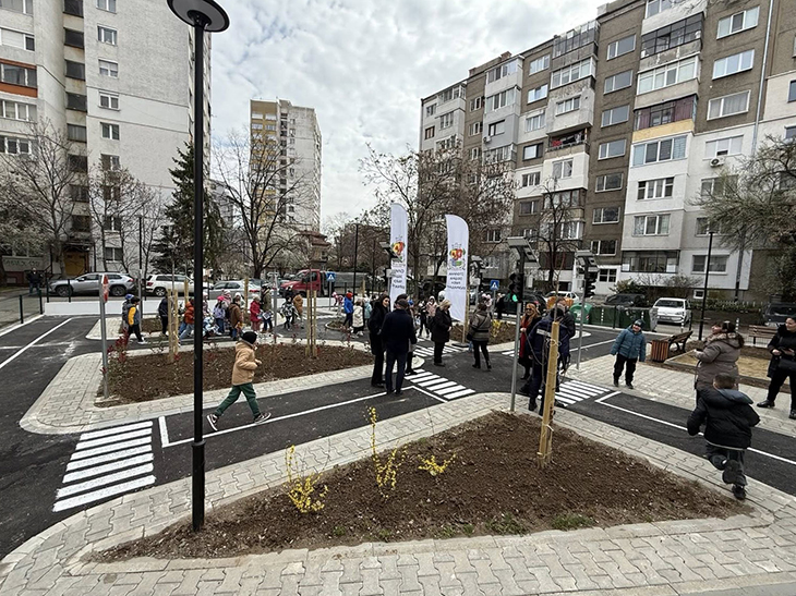 Откриха възстановения учебен полигон по безопасност на движението в столичния ж.к. "Сердика"