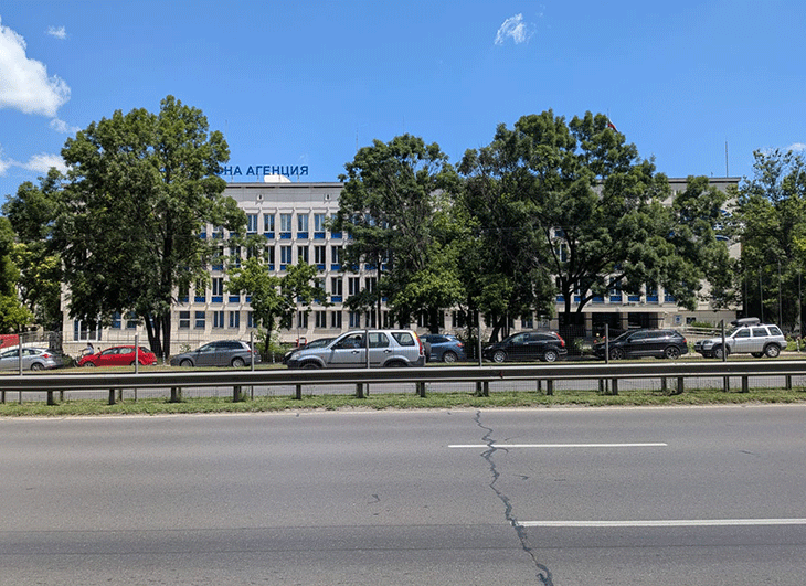 Прекратиха обществената поръчка за реконструкция на двора пред административната сграда на БТА в София