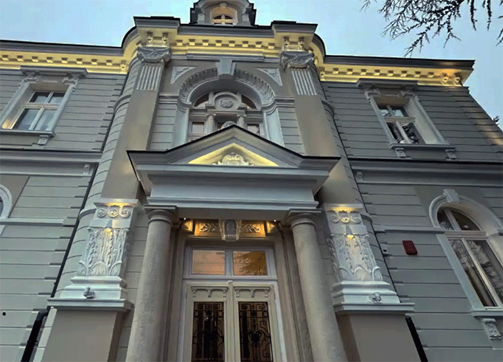 Очаква се протоколът от НИНКН, за да влезе в експлоатация адаптираната за Културен център бивша Земеделска банка в Търговище