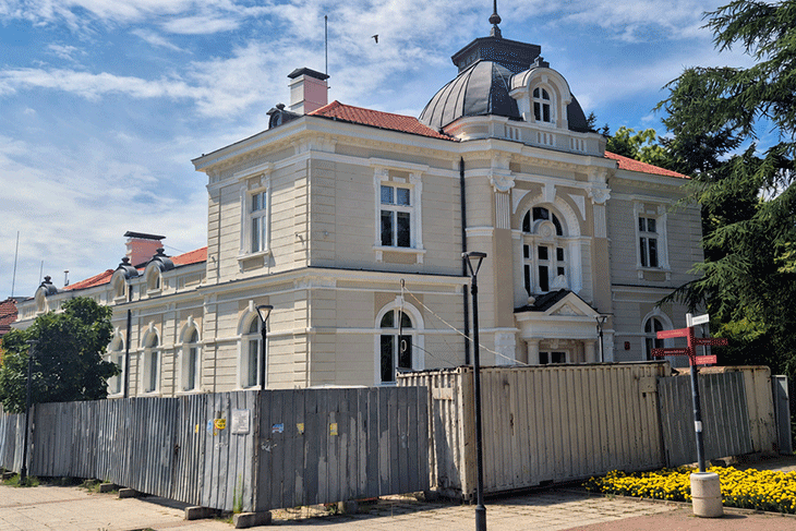 Реставрираната сграда на Земеделската банка в Търговище ще отвори като място за култура и събития след обзавеждане и оборудване