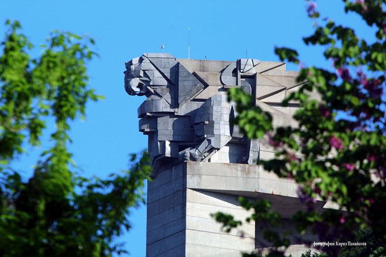 Ще реставрират паметника „Създатели на българската държава“